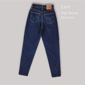 LEVI STRAUSS High Waisted Mom Jean in "Winter Cloud" Dark Wash- Urban Outfitters